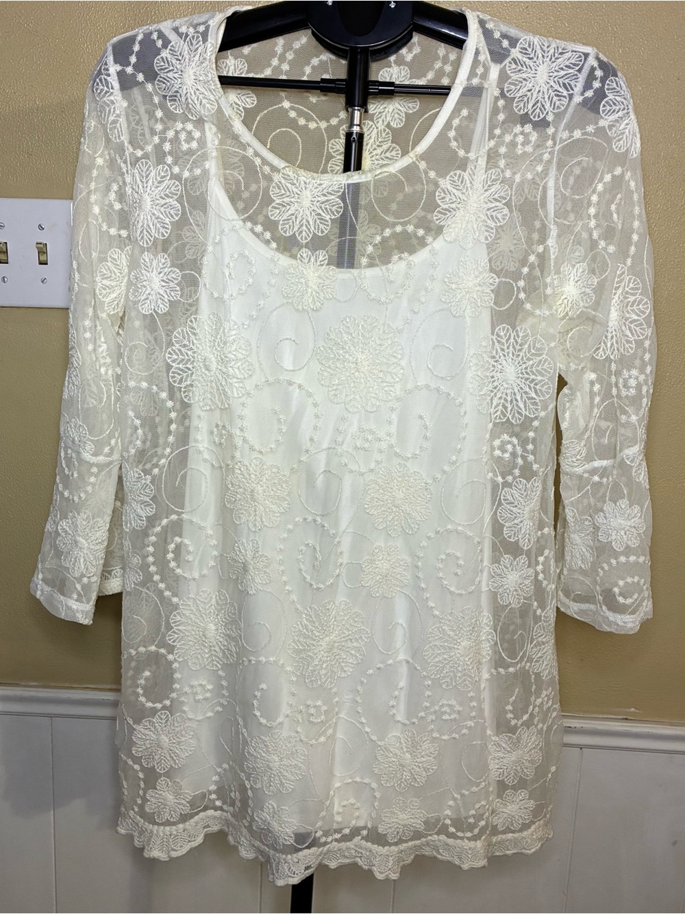 indigo soul White Floral Lace Overlay Tunic